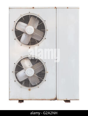 Air conditionné, ancienne unité de condensation isolé sur fond blanc avec clipping path Banque D'Images