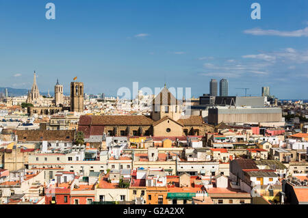 Ciutat Vella, le vieux centre-ville de Barcelone, vue panoramique de toit de l'hôtel Barcelo Raval , Barcelone Banque D'Images