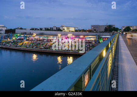 Berlin, Allemagne, la rivière Spree, capital, beach cafe, nouvelle chancellerie fédérale, Banque D'Images