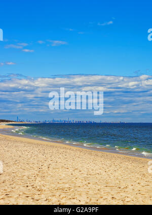 Côte de l'océan Atlantique à Sandy Hook en vue de NYC. Sandy Hook est dans le New Jersey, USA. Banque D'Images