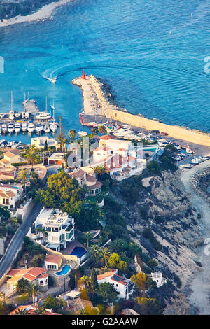 Vue sur le port de plaisance.Calpe. Alicante. Communauté de Valence. L'Espagne. Banque D'Images