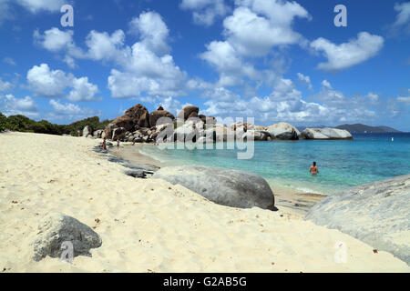 Vue sur la plage et les rochers aux bains, Devils Bay, Virgin Gorda, îles Vierges britanniques Banque D'Images