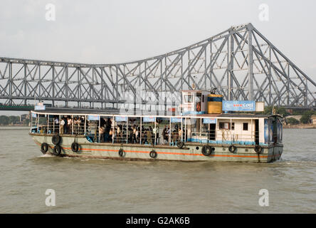 Howrah Bridge sur la rivière Hooghly, Kolkata, West Bengal, India Banque D'Images