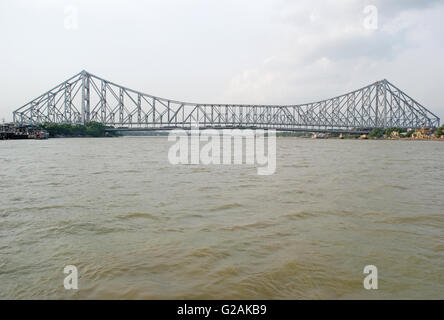 Howrah Bridge sur la rivière Hooghly, Kolkata, West Bengal, India Banque D'Images