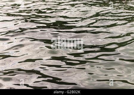 Mer vague close up, low angle view Banque D'Images