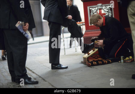 Angleterre Londres , service de cireur service manager, courtier, gens d'affaires de Leadenhall Market Banque D'Images