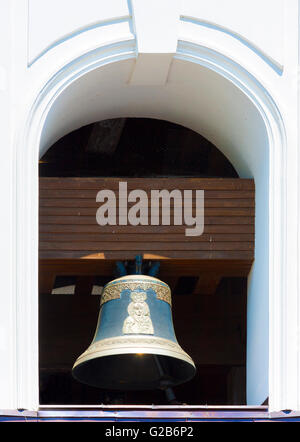 Clocher et la porte. Le monastère de l'annonciation en Pologne. Banque D'Images