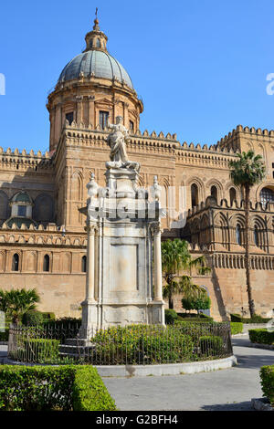 La cathédrale de Palerme (Notre Dame de l'Assomption) à Piazza Sett'Angeli, Palerme, Sicile, Italie Banque D'Images