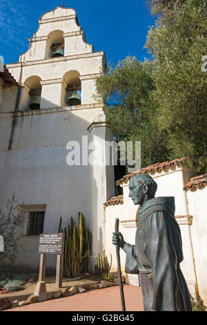 La Californie, San Juan Bautista, Mission Père Junipero Serra statue Banque D'Images