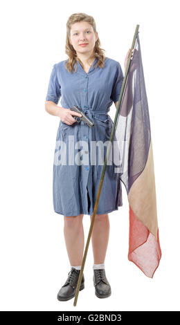 Jeune femme en 1944, résistant avec un drapeau français Banque D'Images