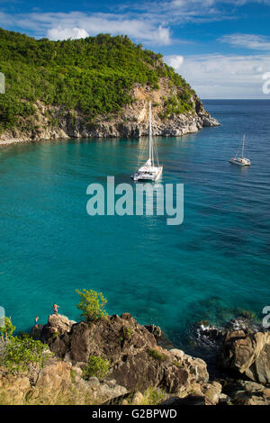 Bateaux ancrés au large de la plage de Shell Beach à Gustavia, St Barths, French West Indies Banque D'Images