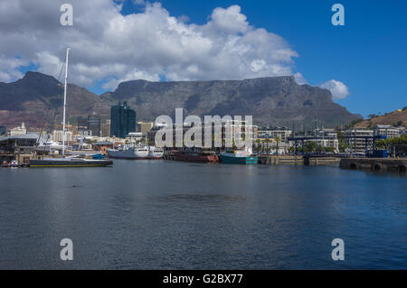 Cape Town Afrique du Sud 20 mars 2016 Le Victoria and Alfred Waterfront district est une zone touristique commercial et résidentiel l Banque D'Images