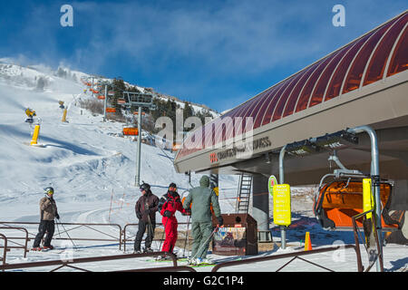 L'Utah, Park City Mountain Village, canyons, Bulle Orange Express, en cours d'enneigement Banque D'Images
