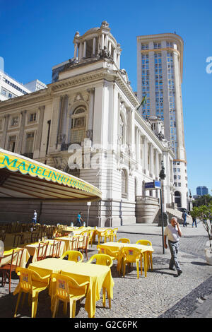 Restaurant à Praça Floriano Floriano (Square), Centro, Rio de Janeiro, Brésil Banque D'Images