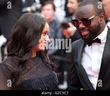 Le rappeur Maitre Gims et DemDem à la projection de gala pour le film The BFG à la 69ème Festival du Film de Cannes, Samedi 14 Mai 20 Banque D'Images