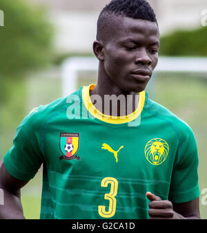 Mohamed Djetei. L'équipe nationale de football du Cameroun session de formation à Nantes, France. Banque D'Images