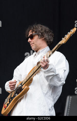 Super Furry Animals soutenir Manic Street Preachers au Liberty Stadium, Swansea. 28 mai 2016. Sur la photo : Guto Pryce Banque D'Images