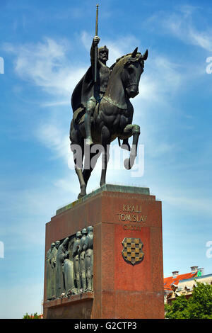 Statue du Roi (Kralj) Tomislav montant un cheval au roi Tomislav Square à Zagreb, Croatie Banque D'Images