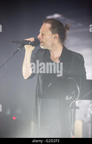 Londres, Royaume-Uni. 27 mai, 2016. Radiohead effectue au Roundhouse le 27 mai 2016 à Londres, Angleterre, Radiohead l'exécution de la deuxième nuit de trois spectacles de vendus au Roundhouse . Crédit : Jason Richardson / Alamy Live News Banque D'Images