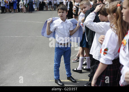 Kiev, Ukraine. 27 mai, 2016. Célébration du dernier appel 2016 à Kiev © Nazar Furyk/ZUMA/Alamy Fil Live News Banque D'Images