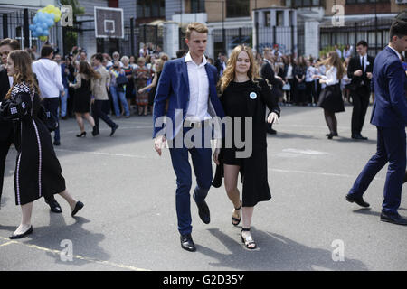 Kiev, Ukraine. 27 mai, 2016. Célébration du dernier appel 2016 à Kiev © Nazar Furyk/ZUMA/Alamy Fil Live News Banque D'Images