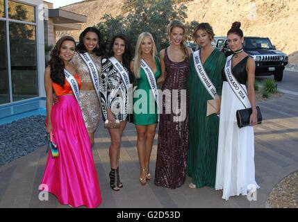 Henderson, NV, USA. 27 mai, 2016. Miss California USA, Tiffany Teixeira, Miss Saigon, Emanii Davis, Mlle Indiana USA, Morgan Abel, Mlle Mississippi USA, Haley semeurs, Miss USA 2015, Olivia Jordan, Miss Californie USA, Nadia Mejia, Miss Californie USA, Caley-Rae Julien Pavillard lors d'une apparition publique pour Miss USA 2016 Réception de bienvenue, bord de l'eau Show Accueil, Henderson, NV 27 Mai, 2016. Credit : James Atoa/Everett Collection/Alamy Live News Banque D'Images