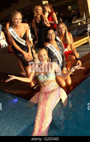 Henderson, NV, USA. 27 mai, 2016. Miss Missouri USA, Sydnee Stottlemyre, Miss Montana USA, Sibahn Doxey, Miss Florida USA, Brie Gabrielle à une apparition publique pour Miss USA 2016 Réception de bienvenue, bord de l'eau Show Accueil, Henderson, NV 27 Mai, 2016. Credit : James Atoa/Everett Collection/Alamy Live News Banque D'Images