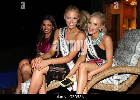 Henderson, NV, USA. 27 mai, 2016. Miss Illinois USA, Zena Malak, Miss Missouri USA, Sydnee Stottlemyre, Miss Virginia USA, Taylor Gorton lors d'une apparition publique pour Miss USA 2016 Réception de bienvenue, bord de l'eau Show Accueil, Henderson, NV 27 Mai, 2016. Credit : James Atoa/Everett Collection/Alamy Live News Banque D'Images