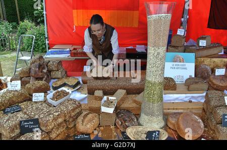 Bruxelles, Belgique. 28 mai, 2016. Les boulangers belges participer à la fête du pain qui a eu lieu au coeur de quartier européen de Bruxelles, capitale de la Belgique, le 28 mai 2016. © Wang Xiaojun/Xinhua/Alamy Live News Banque D'Images