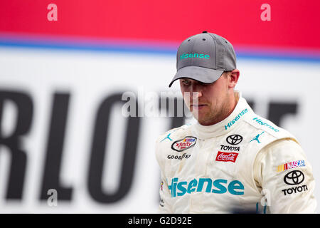 Concord, NC, USA. 28 mai, 2016. Concord, NC - 28 mai 2016 : Denny Hamlin (18) remporte le l'Hisense 300 sur le Charlotte Motor Speedway à Concord, NC. © csm/Alamy Live News Banque D'Images