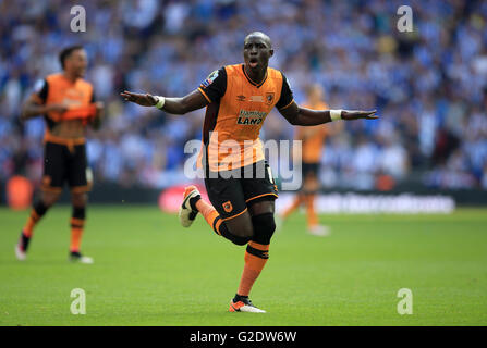 Hull City's Mohamed Diamé fête marquant son premier but de côtés du jeu pendant le championnat finale Play-Off au stade de Wembley, Londres. Banque D'Images