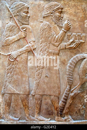 Sumérien antique sculpture sur pierre avec l'écriture cunéiforme l'écriture de scripts Banque D'Images