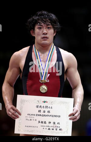 Nd Gymnase de Yoyogi, Tokyo, Japon. 27 mai, 2016. Nobuyoshi Takojima, 27 mai 2016 - Lutte : Tasse de Meiji au Japon Tous les championnats sur invitation 2016 Men's style libre -70kg 2e soirée de remise des prix au gymnase de Yoyogi, Tokyo, Japon. © AFLO SPORT/Alamy Live News Banque D'Images