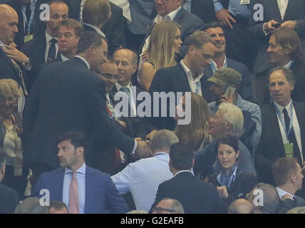 Milan, Italie. 28 mai, 2016. Le roi Felipe d'Espagne accueille l'acteur Richard Gere et sa petite amie Alejandra Silva REAL MADRID - Atletico Madrid Fussball Ligue des Champions, finale, Milano, Italie, Juin 28th, 2016 CL Saison 2015-2016 Crédit : Peter Schatz/Alamy Live News Banque D'Images