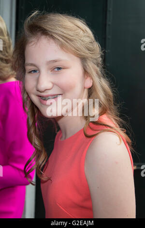 Bruxelles, Belgique. 28 mai, 2016. La Princesse Elisabeth de Belgique lors de la finale du Concours Reine Elisabeth de piano dans le Palais des Beaux-arts de Bruxelles, Belgique, 28 mai 2016. Photo : Patrick van Katwijk/ POINT DE VUE OUT/dpa/Alamy Live News Banque D'Images