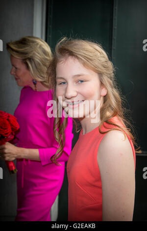 Bruxelles, Belgique. 28 mai, 2016. La Princesse Elisabeth de Belgique lors de la finale du Concours Reine Elisabeth de piano dans le Palais des Beaux-arts de Bruxelles, Belgique, 28 mai 2016. Photo : Patrick van Katwijk/ POINT DE VUE OUT/dpa/Alamy Live News Banque D'Images