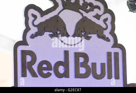 Leon, Espagne. 29 mai, 2016. Logo de RedBull au cours de la demi-finale du freestyle Battle 'RedBull Batalla de Los Gallos ('bataille de coqs') au Main Square le 29 mai 2016 à León, Espagne. Crédit : David Gato/Alamy Live News Banque D'Images