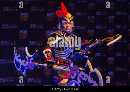 Londres, Royaume-Uni. 29 mai 2016. Les cosplayeurs lors d'une événement masquerade sur scène le dernier jour de la gcm à ComicCon Londres Centre d'exposition Excel. Crédit : Images éclatantes/Alamy Live News Banque D'Images