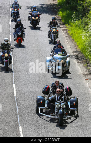 Glasgow, Royaume-Uni. 29 mai, 2016. Les Motards de toute l'Ecosse se sont réunis à Erskine près de Glasgow pour un rallye à vélo moteur à l'appui de l'hôpital pour anciens combattants Militaires d'Erskine May. Il a été estimé que plus de 1 000 motos ont pris part à un défilé autour d'Erskine avant de finir dans les motifs d'Erskine hôpital pour une après-midi de la fête de l'été. Credit : Findlay/Alamy Live News Banque D'Images