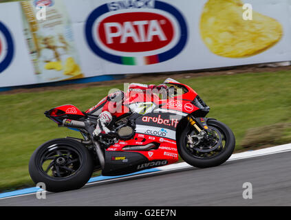 Donington Park, Derby, Royaume-Uni. 29 mai 2016 # 7 Chaz Davies sortant Goddards corner dans la deuxième course dans laquelle il a terminé 3e Crédit : Steven re/Alamy Live News Banque D'Images