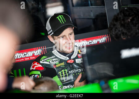 Donington Park, Derby, Royaume-Uni. 29 mai 2016 # 1 Jonathan Rea dans son stand garage après matin warm up Crédit : Steven re/Alamy Live News Banque D'Images