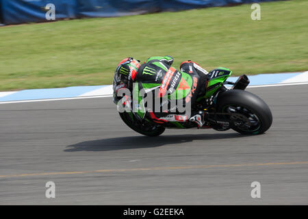 Donington Park, Derby, Royaume-Uni. 29 mai 2016 # 66 Tom Sykes sortant Goddards et emprunter la Wheatcroft droites au matin warm up Crédit : Steven re/Alamy Live News Banque D'Images