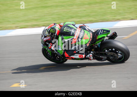 Donington Park, Derby, Royaume-Uni. 29 mai 2016 # 66 Tom Sykes sortant Goddards et emprunter la Wheatcroft droites au matin warm up Crédit : Steven re/Alamy Live News Banque D'Images