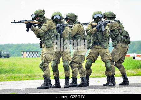 Tambov, Région de Tambov, en Russie. 30 mai, 2016. 28 juin 2016 dans la ville de Tambov (Russie) au festival militaire (air Show) a eu lieu la présentation de la Fédération de forces spéciales © Aleksei Sukhorukov/ZUMA/Alamy Fil Live News Banque D'Images