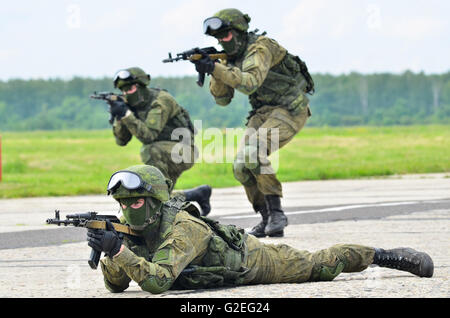 Tambov, Région de Tambov, en Russie. 30 mai, 2016. 28 juin 2016 dans la ville de Tambov (Russie) au festival militaire (air Show) a eu lieu la présentation de la fédération des forces spéciales © Aleksei Sukhorukov/ZUMA/Alamy Fil Live News Banque D'Images