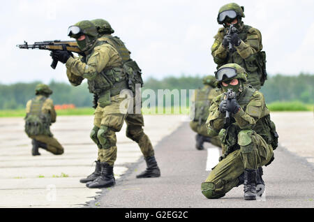 Tambov, Région de Tambov, en Russie. 30 mai, 2016. 28 juin 2016 dans la ville de Tambov (Russie) au festival militaire (air Show) a eu lieu la présentation de la fédération des forces spéciales © Aleksei Sukhorukov/ZUMA/Alamy Fil Live News Banque D'Images