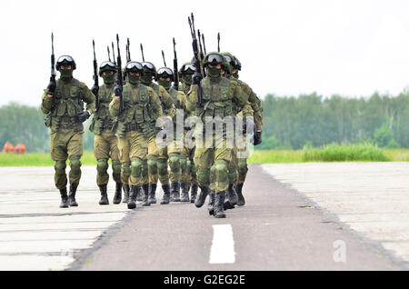 Tambov, Région de Tambov, en Russie. 30 mai, 2016. 28 juin 2016 dans la ville de Tambov (Russie) au festival militaire (air Show) a eu lieu la présentation de la fédération des forces spéciales © Aleksei Sukhorukov/ZUMA/Alamy Fil Live News Banque D'Images