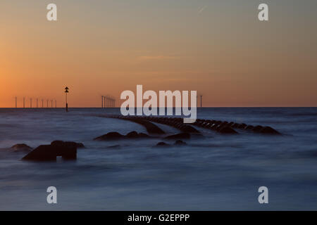 Brise-lames au large de New Brighton Banque D'Images