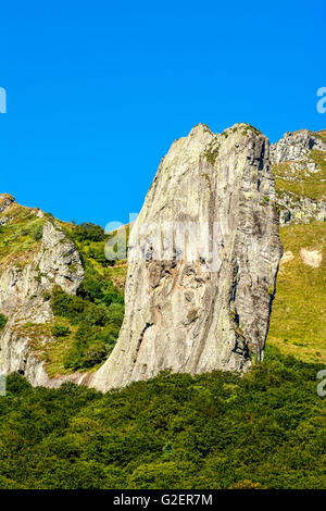 Dent de la Rancune dans la vallée de Chaudefour, réserve naturelle, montagne de Sancy. Parc naturel des volcans d'Auvergne. Puy de Dôme. Auvergne. France Banque D'Images