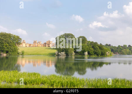 Le Palais de Blenheim et c'est un parc paysager, Woodstock, Oxfordshire, England, UK Banque D'Images